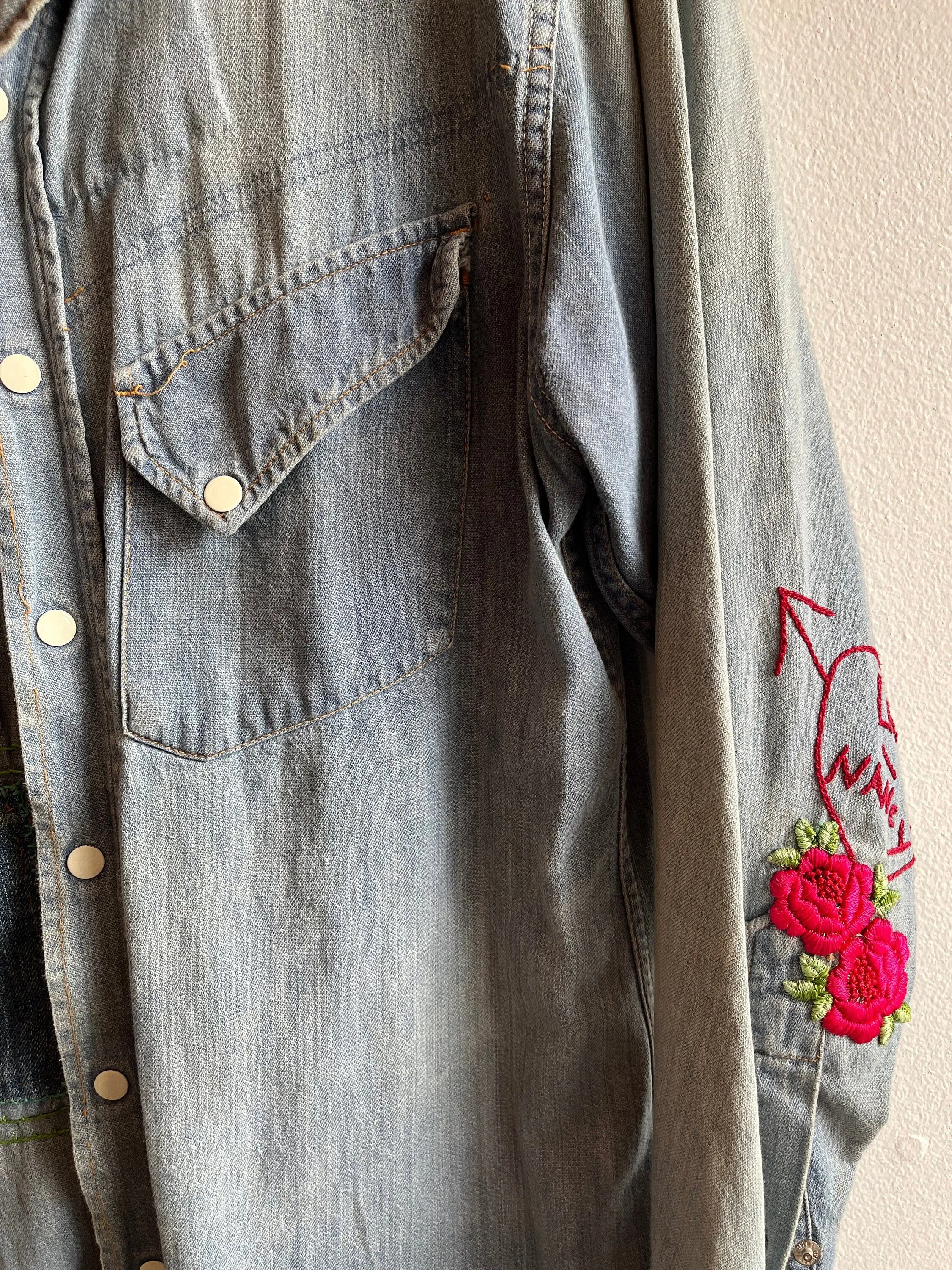 Vintage 1950s sears embroidered denim slant pocket pearl snap shirt
