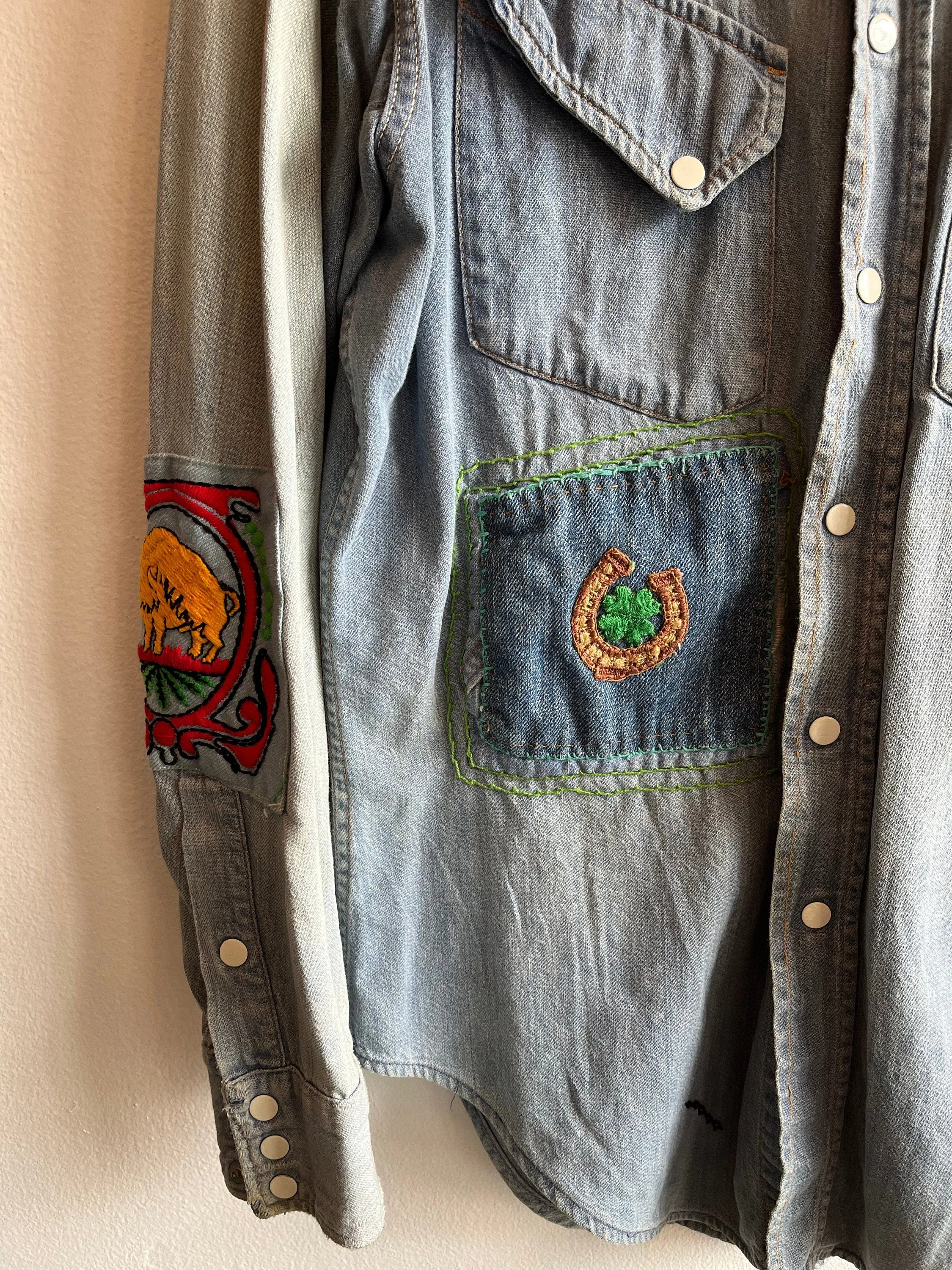 Vintage 1950s sears embroidered denim slant pocket pearl snap shirt